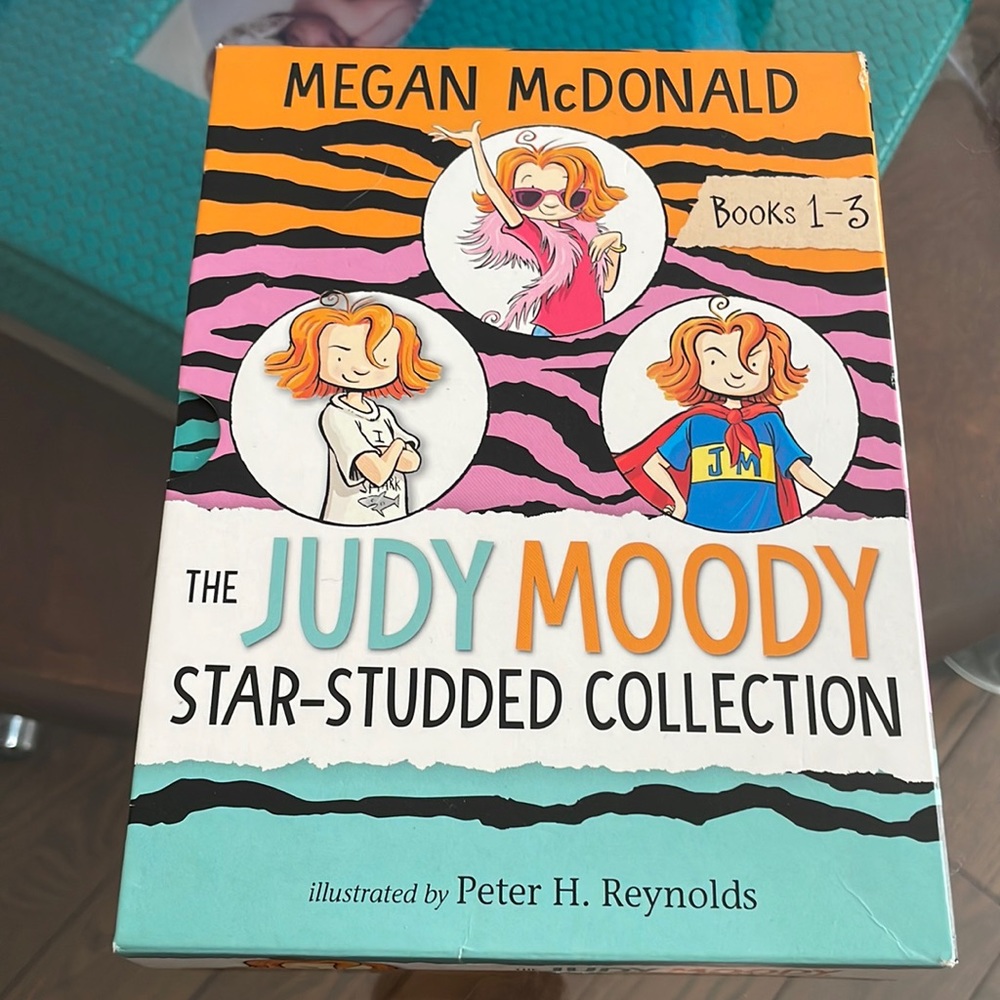 🔥 2/$25 - Judy Moody book set